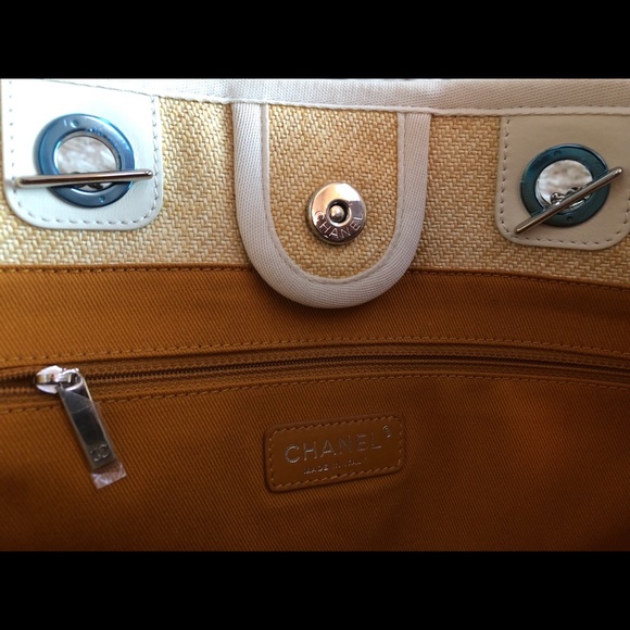 🌟SOLD🌟Chanel Small Deauville in Yellow Raffia - Picture 6 of 8